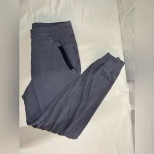 Women’s Jaanuu 10 pocket Jogger scrub pan Lg Grey with Navy Zippers